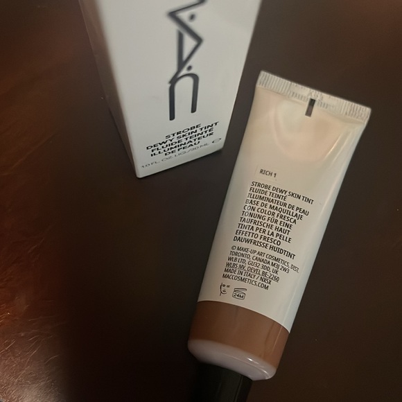 Strobe Dewy Skin Tint - Picture 2 of 4